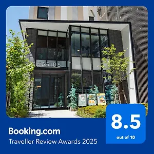 Grids Premium Namba Hotel
